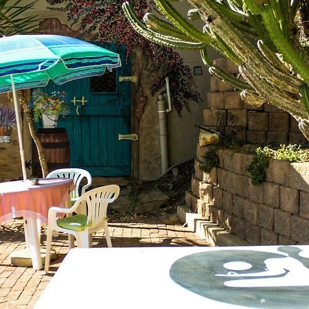 John-Lou'S One-Bedroom Apartment ويندهوك المظهر الخارجي الصورة